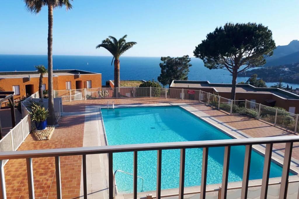 Apartamento Entre mer et massif forestier de l'Estérel Théoule-sur-Mer Exterior foto